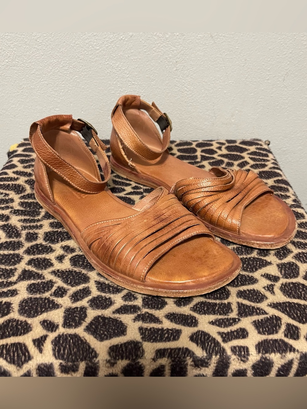 Bed Stu Lilia Ankle Strap Boho Sandals Brown Leather Flats Damaged Womens 10